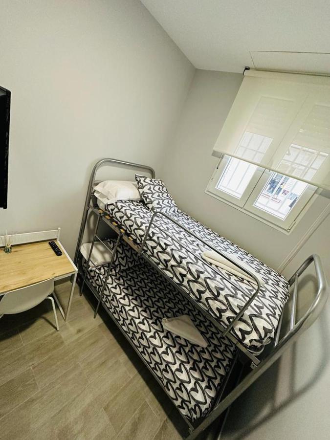 Hospedaje Cuatro Vientos 马德里 外观 照片